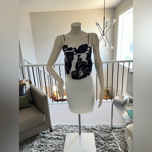Zara Monochrome Floral Camisole – Size XS - Picture 2 of 7
